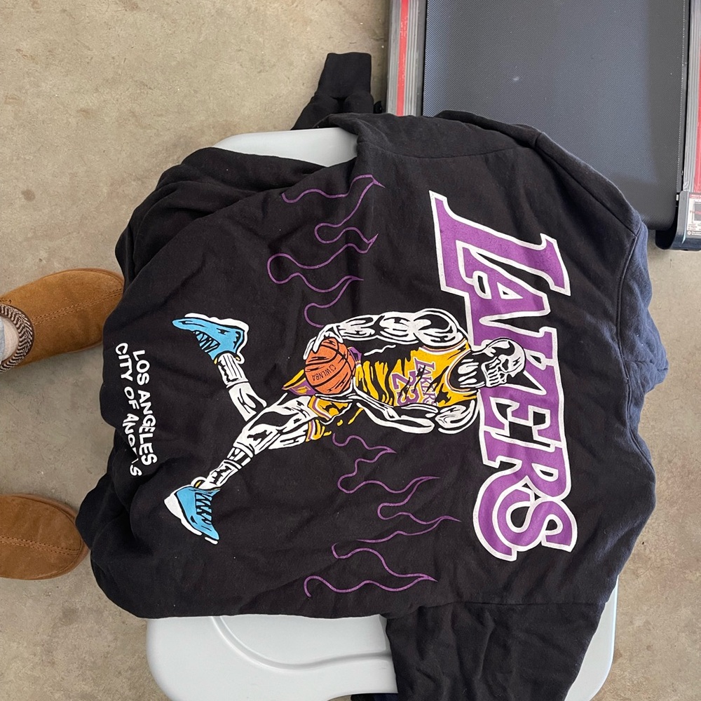 Warren Lotas Lakers Lebron hoodie